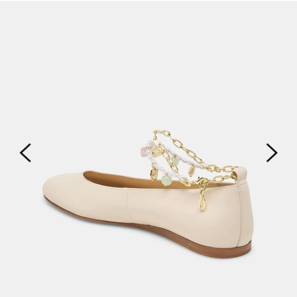 Dolce Vita Ballet flats in Bone Leather